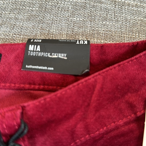 Kut from the Kloth MIA Skinny Jean in Plum - Picture 6 of 12